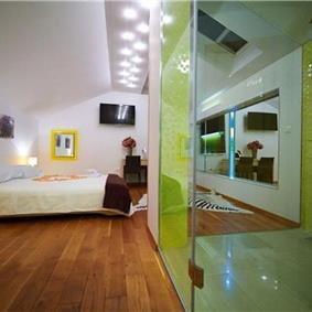 4 bedroom hilltop villa with pool near Jesenice, sleeps 8